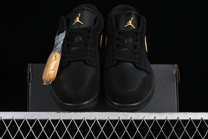 All categories Air Jordan Jordan series basketball shoes Air Jordan 1 Low Z version Air Jordan 1 Low AJ1 Joe 1 black gold hook low-top cultural leisure sports sneakers 553558-071